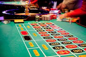 6w6bet ငွေထုတ်ဝန်ဆောင်မှု MMK ဖြင့် လျင်မြန်စွာ ထုတ်ယူနေသည့် မြင်ကွင်း